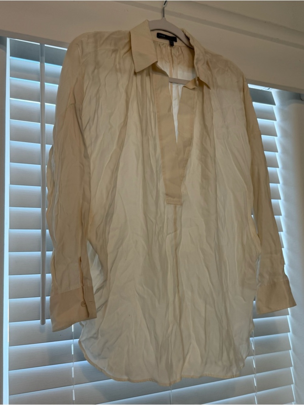 Vince Cream Ivory 100% Silk Long-Sleeve Dress Shirt Deep V